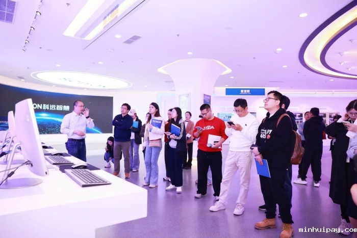 17457178377363609eQe.jpg 2.jpg